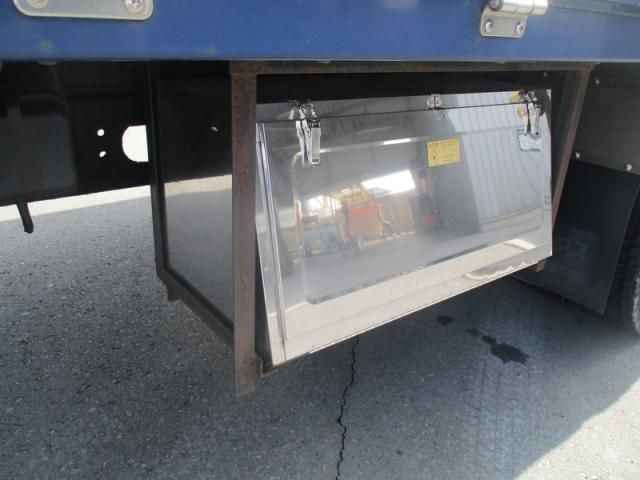 MITSUBISHI FUSOU FIGHTER 2011