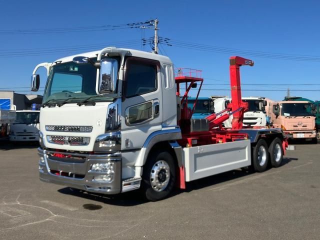 MITSUBISHI FUSOU SUPER GREAT 2016