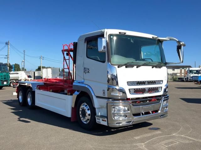 MITSUBISHI FUSOU SUPER GREAT 2016