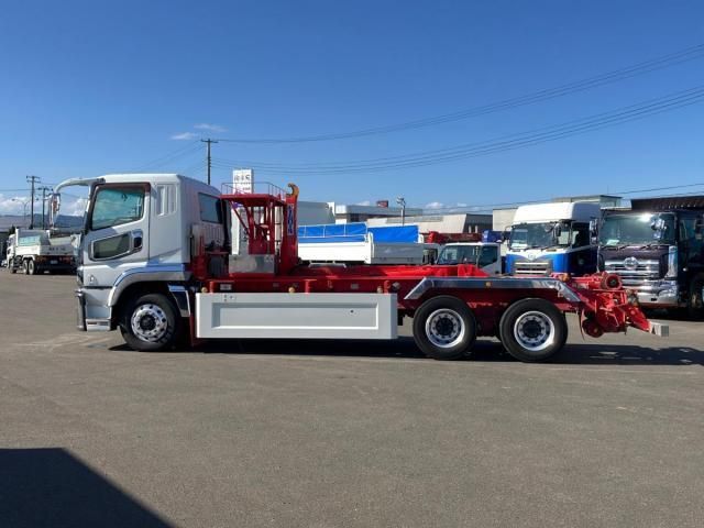 MITSUBISHI FUSOU SUPER GREAT 2016