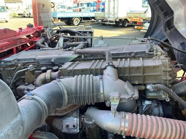 MITSUBISHI FUSOU SUPER GREAT 2016