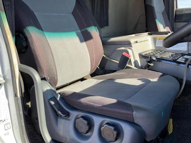 MITSUBISHI FUSOU SUPER GREAT 2016