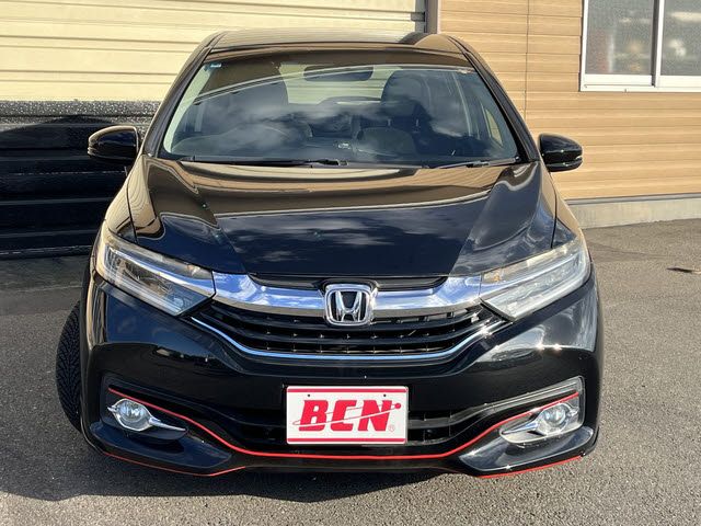 HONDA SHUTTLE HYBRID 2016