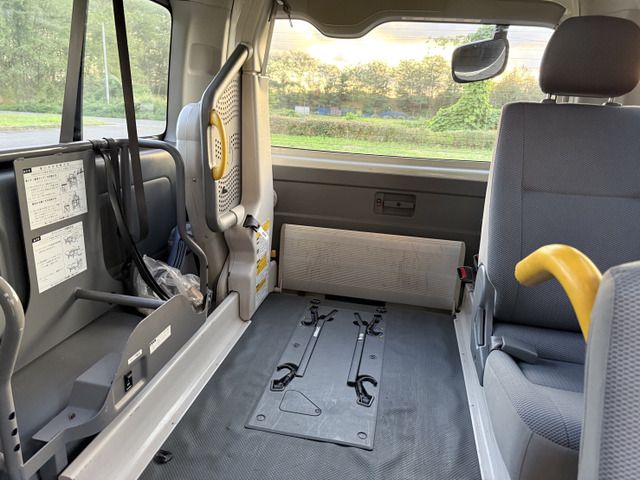 TOYOTA HIACE van 4WD 2005