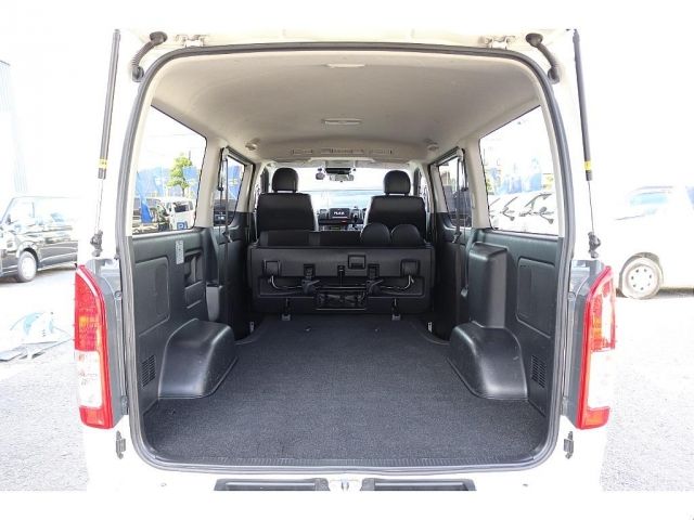 TOYOTA HIACE van 2WD 2018