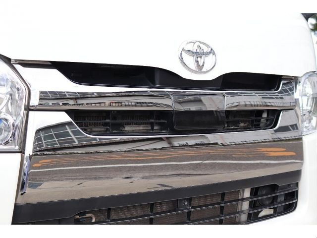 TOYOTA HIACE van 2WD 2018