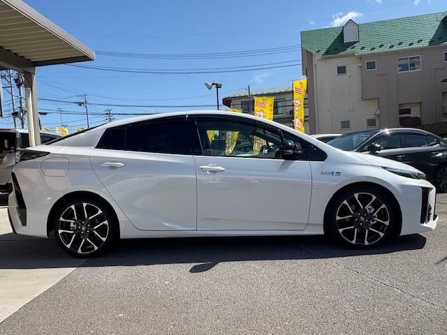 TOYOTA PRIUS PHV 2021