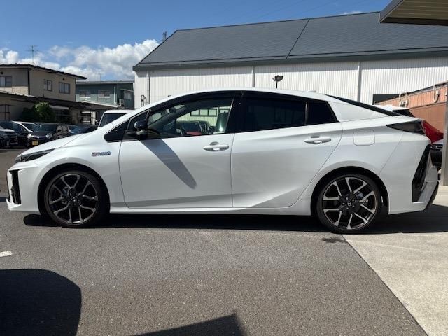 TOYOTA PRIUS PHV 2021