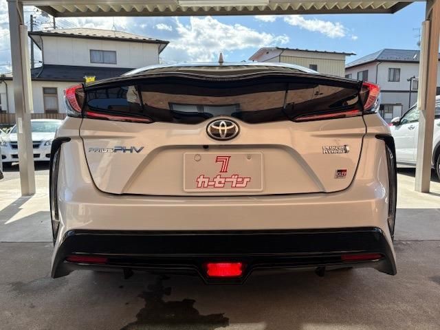 TOYOTA PRIUS PHV 2021