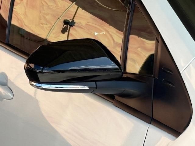 TOYOTA PRIUS PHV 2021