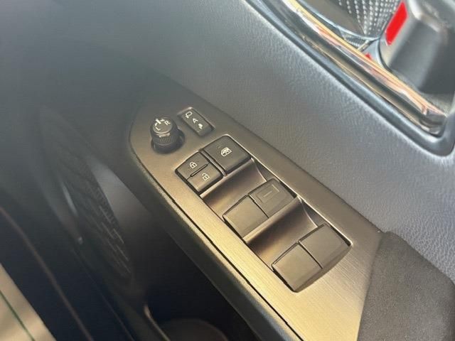 TOYOTA PRIUS PHV 2021