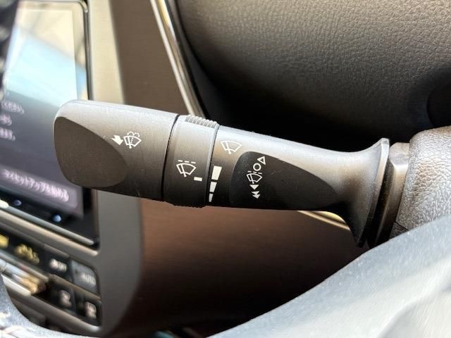 TOYOTA PRIUS PHV 2021