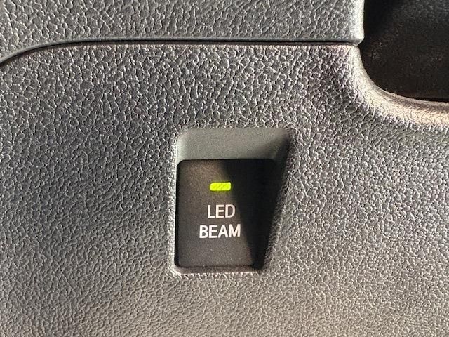 TOYOTA PRIUS PHV 2021