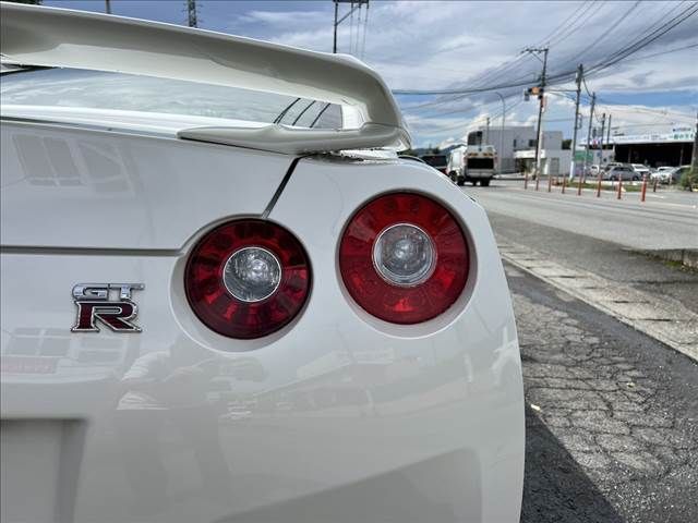 NISSAN GT-R 2012