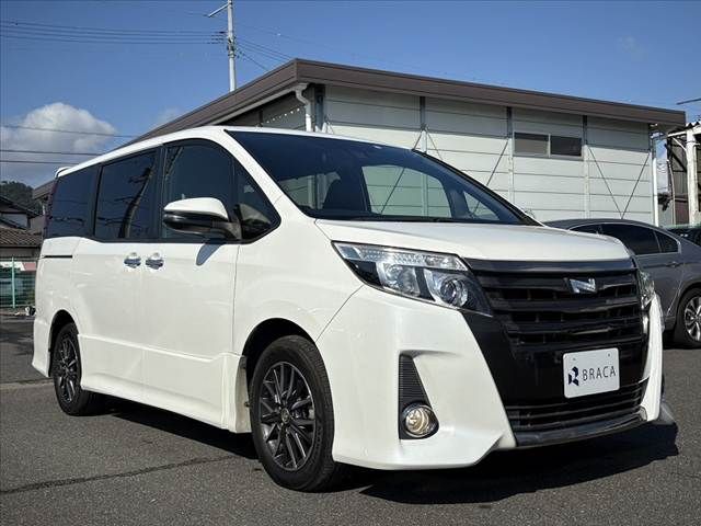 TOYOTA NOAH 2017