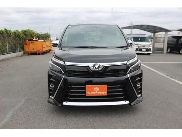 TOYOTA VOXY 2019