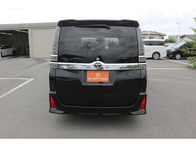 TOYOTA VOXY 2019
