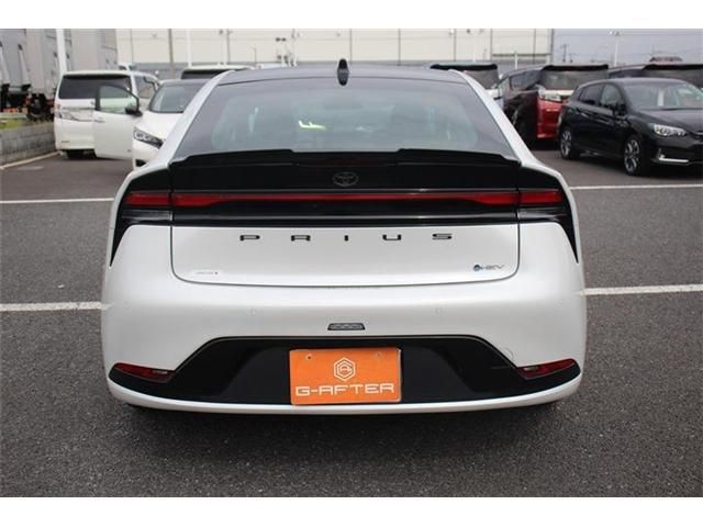 TOYOTA PRIUS 4WD 2024