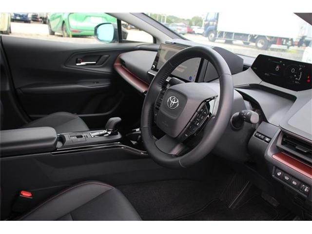 TOYOTA PRIUS 4WD 2024