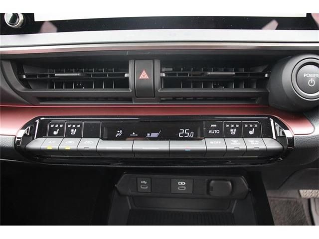 TOYOTA PRIUS 4WD 2024