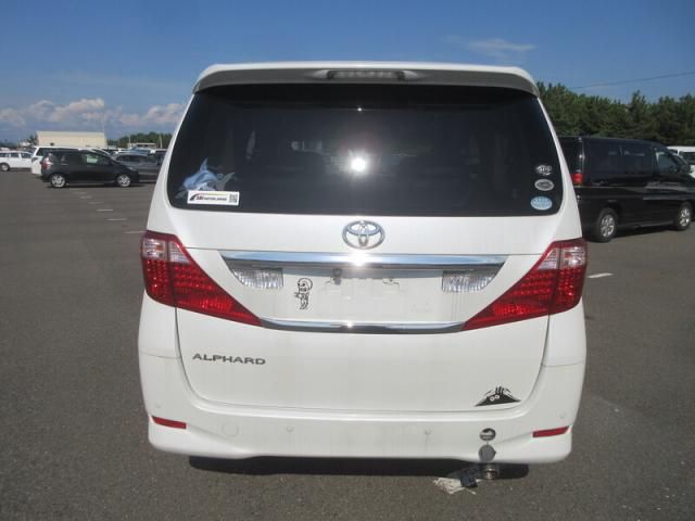 TOYOTA ALPHARD 2010