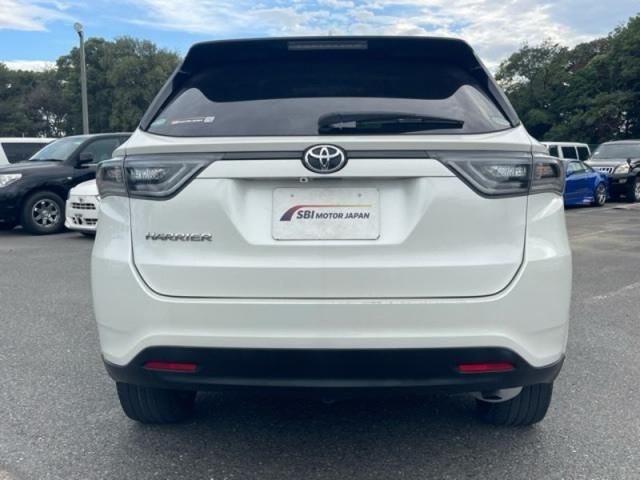 TOYOTA HARRIER 2WD 2017