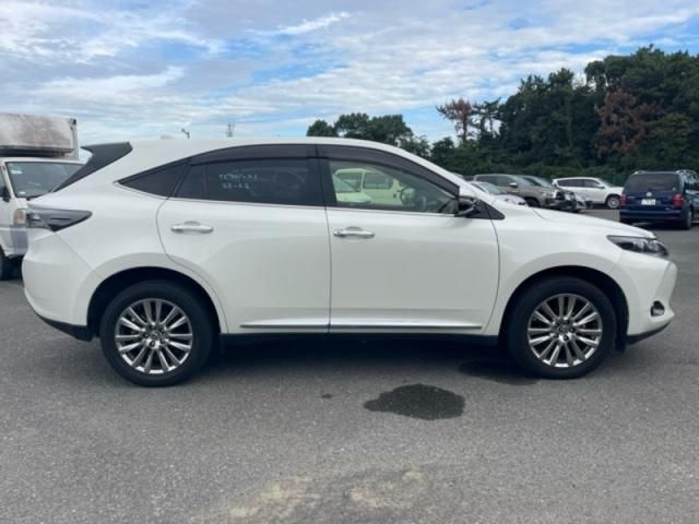 TOYOTA HARRIER 2WD 2017