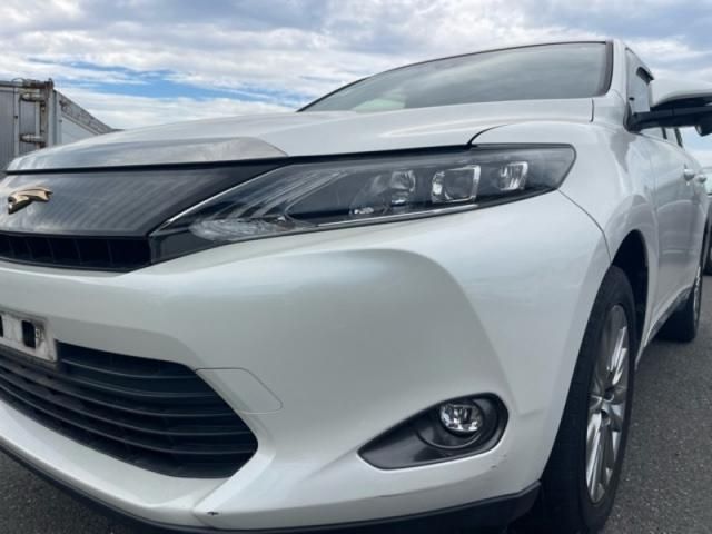 TOYOTA HARRIER 2WD 2017
