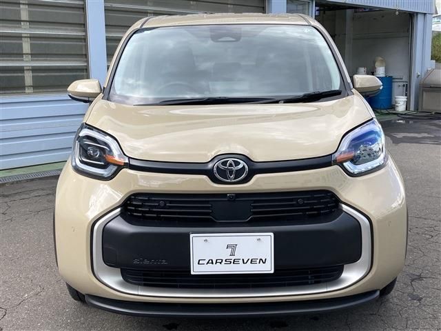TOYOTA SIENTA HYBRID 2024