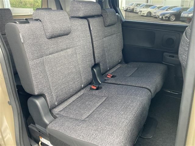 TOYOTA SIENTA HYBRID 2024