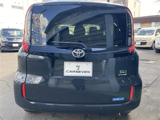 TOYOTA SIENTA HYBRID 2022