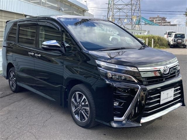 TOYOTA VOXY 4WD 2020