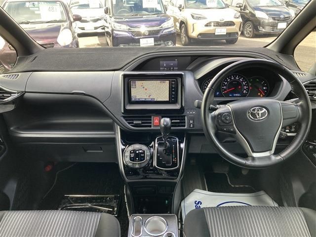 TOYOTA VOXY 4WD 2020