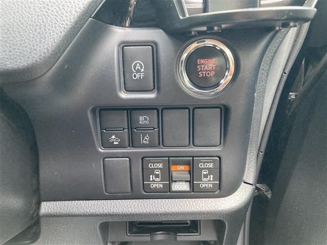 TOYOTA VOXY 4WD 2020