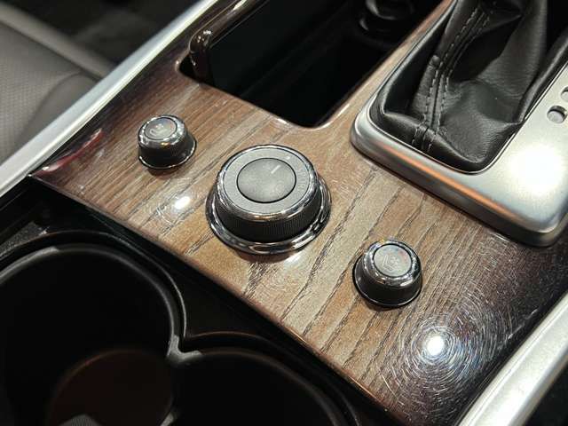 NISSAN FUGA HYBRID 2015