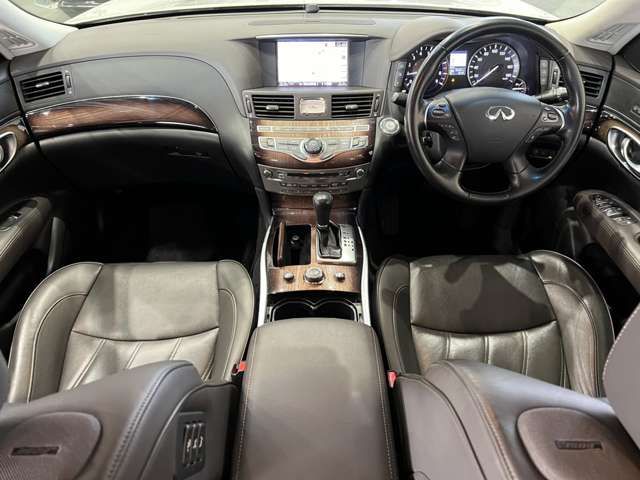 NISSAN FUGA HYBRID 2015