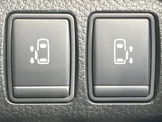 NISSAN ELGRAND  4WD 2012