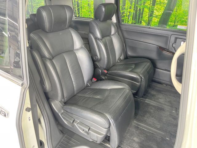 NISSAN ELGRAND  4WD 2012