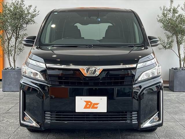 TOYOTA VOXY 2018