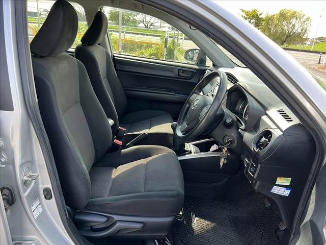 TOYOTA COROLLA FIELDER 2016