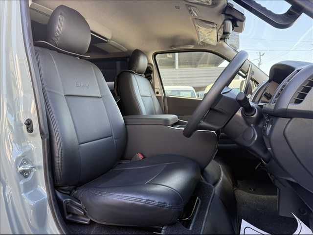 TOYOTA HIACE van 2WD 2024