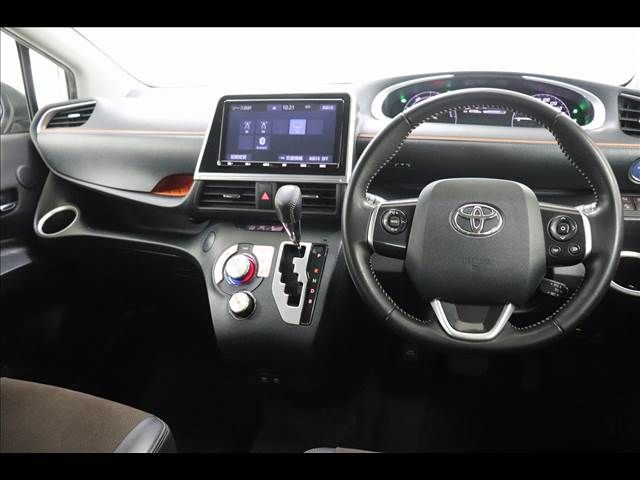 TOYOTA SIENTA HYBRID 2019