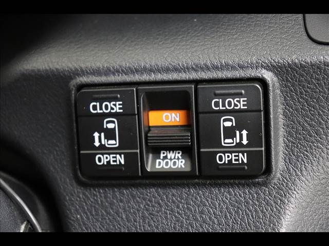 TOYOTA SIENTA HYBRID 2019