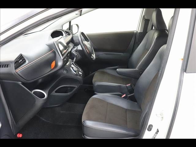 TOYOTA SIENTA HYBRID 2019