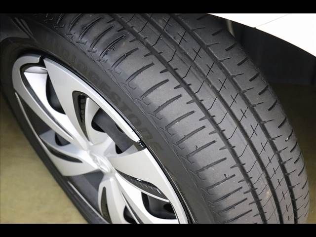 TOYOTA SIENTA HYBRID 2019