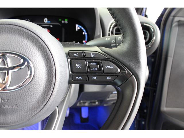 TOYOTA YARIS CROSS HYBRID 2023