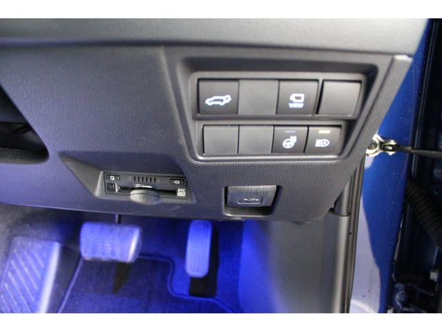 TOYOTA YARIS CROSS HYBRID 2023