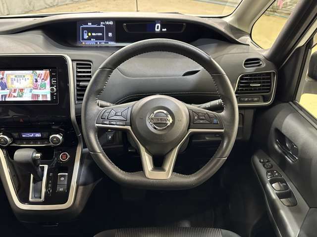 NISSAN SERENA  WG 2017