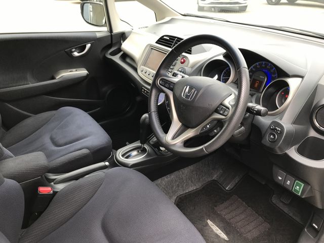 HONDA FIT HYBRID 2011