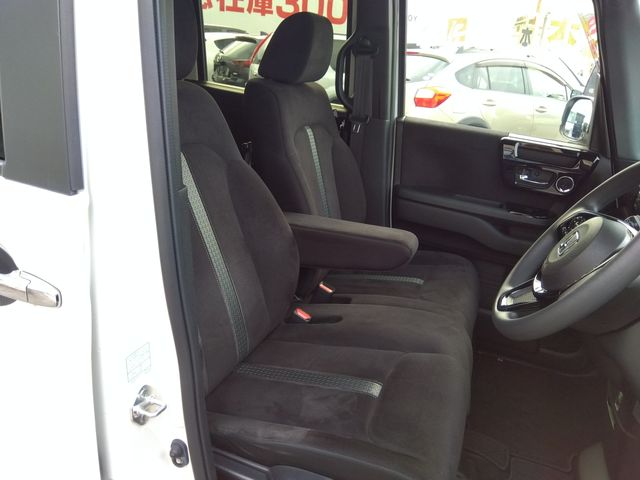 HONDA N BOX CUSTOM 2021